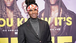 GIRL YOU KNOW IT'S TRUE / Milli Vanilli Star Fab Morvan kommt zur Weltpremiere!