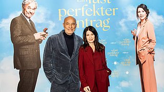 Regensburg feiert mit Iris Berben und Heiner Lauterbach den perfekten Premierenabend / EIN FAST PERFEKTER ANTRAG / ab 26. Februar im Kino!