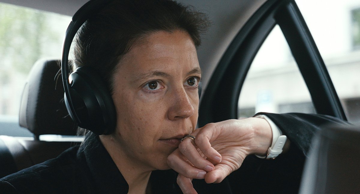 La série dramatique allemande "Ganz nach oben" sera diffusée sur ARD en 2026