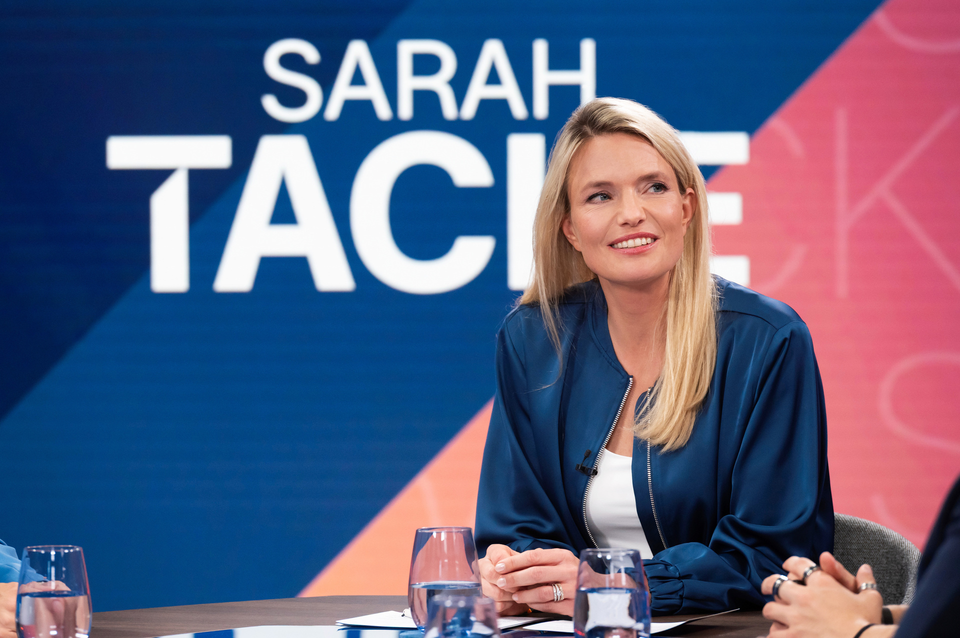 SARAH TACKE Foto von der Folge SARAH TACKE: Der Feind im Innern - wie stoppen wir Islamisten?